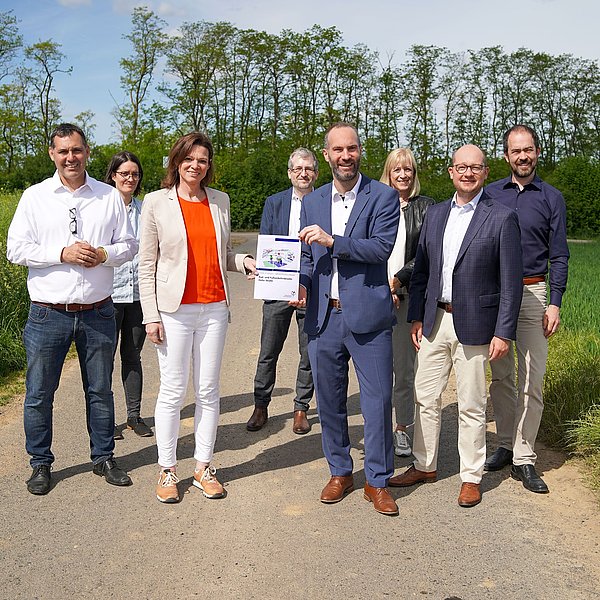 Einsatz für den Bau einer Rad- und Fußverkehrsbrücke auf der Regionalpark-Route Hohe Straße zwischen Nidderau und Bruchköbel