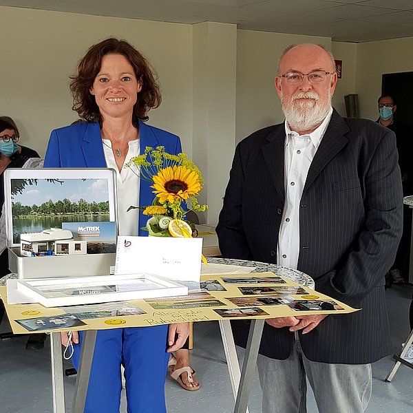 Bürgermeisterin Sylvia Braun verabschiedet Holger Entzel
