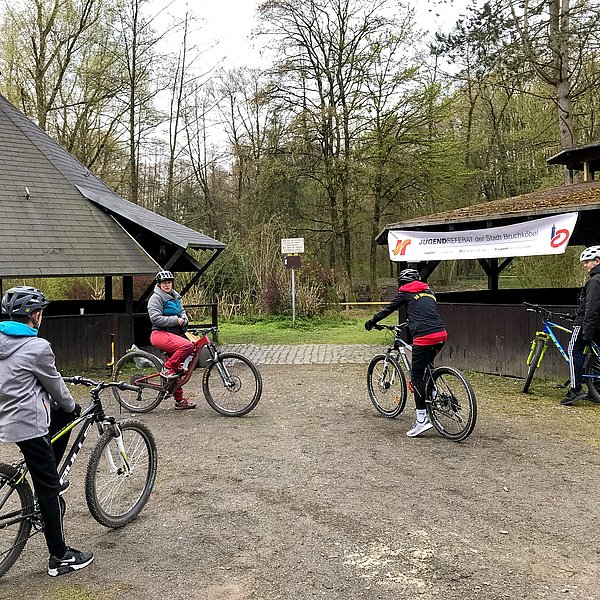 Kursteilnehmer beim Unterricht
