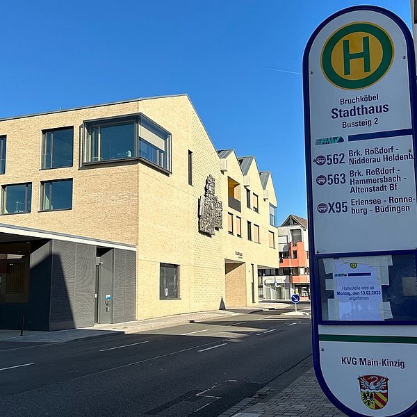 Neue Haltestelle am Stadthaus